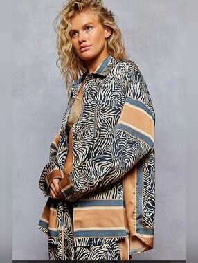 NEW!! POL Women’s Zebra Print Utility Top in Beige and Navy,NWT